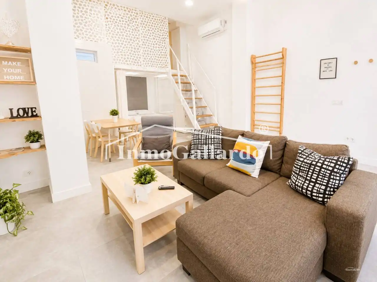 Flat for sale in Málaga  with Air Conditioner, Furnished and Alarm