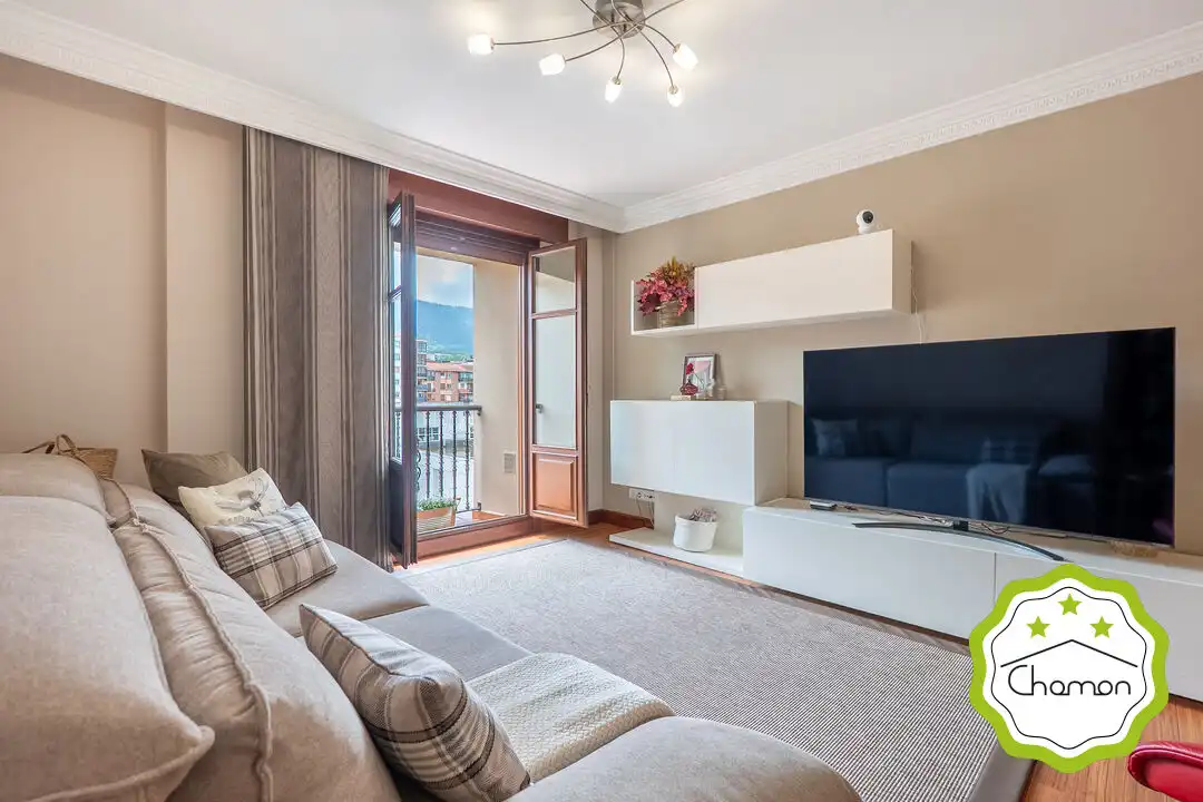 Flat for sale in Iralabarri