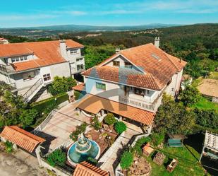 Vista exterior de Casa o xalet en venda en Barbadás amb Calefacció, Jardí privat i Terrassa