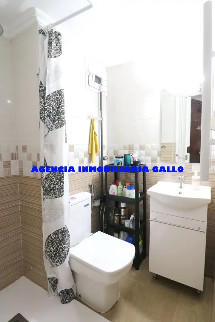 Baño de Piso en venta en Sevilla con Aire acondicionado