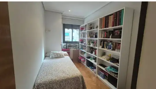 Habitación de Piso en venta en Madrid con Calefacción