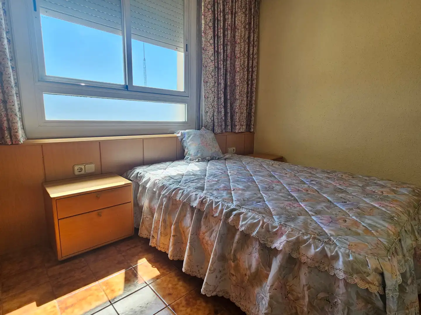 Bedroom of Flat for sale in Sabadell  with Air Conditioner, Heating and Oven
