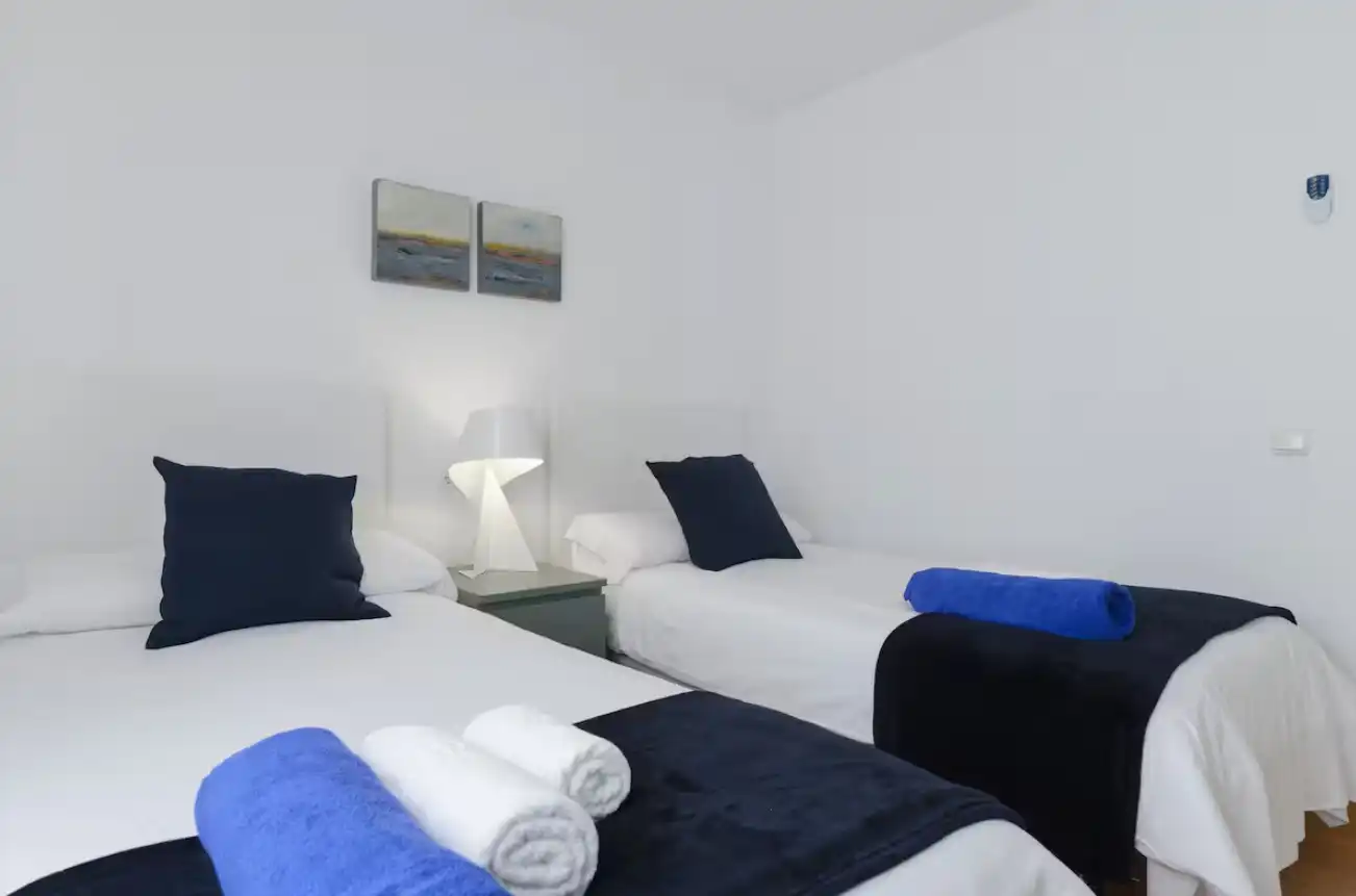 Bedroom of Apartments for rent in Marbella  with Air Conditioner, Heating and Parquet flooring