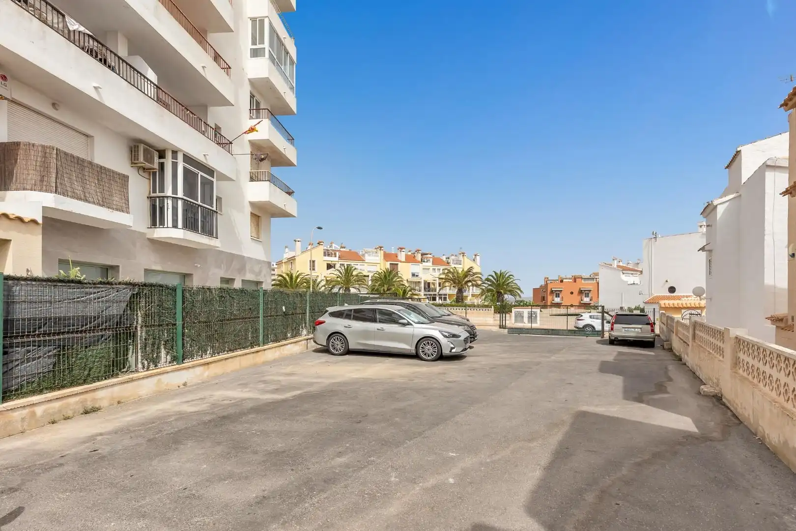 Parkplatz von Wohnung zum Verkauf in Torrevieja mit Möbliert und Gemeinschaftspool