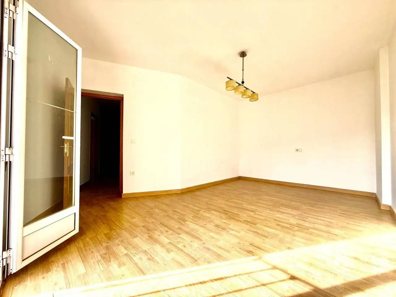 Sala de estar de Casa adosada en venta en Miguel Esteban con Alarma y Piscina comunitaria