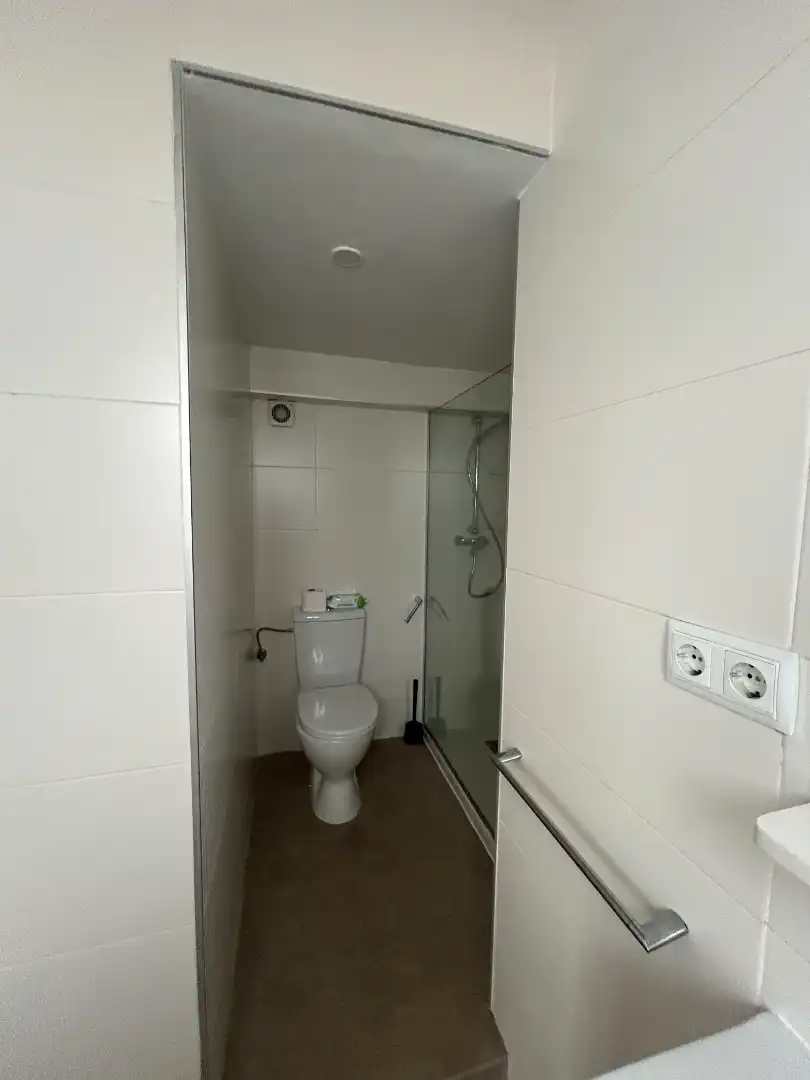Baño de Apartamento de alquiler en Barcelona con Aire acondicionado, Calefacción y Terraza