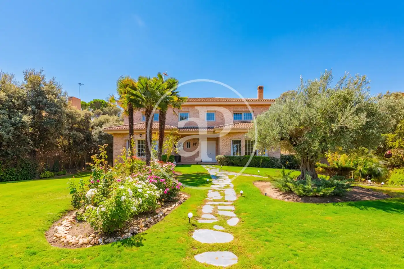 Casa amb piscina en venda a ENCINAS