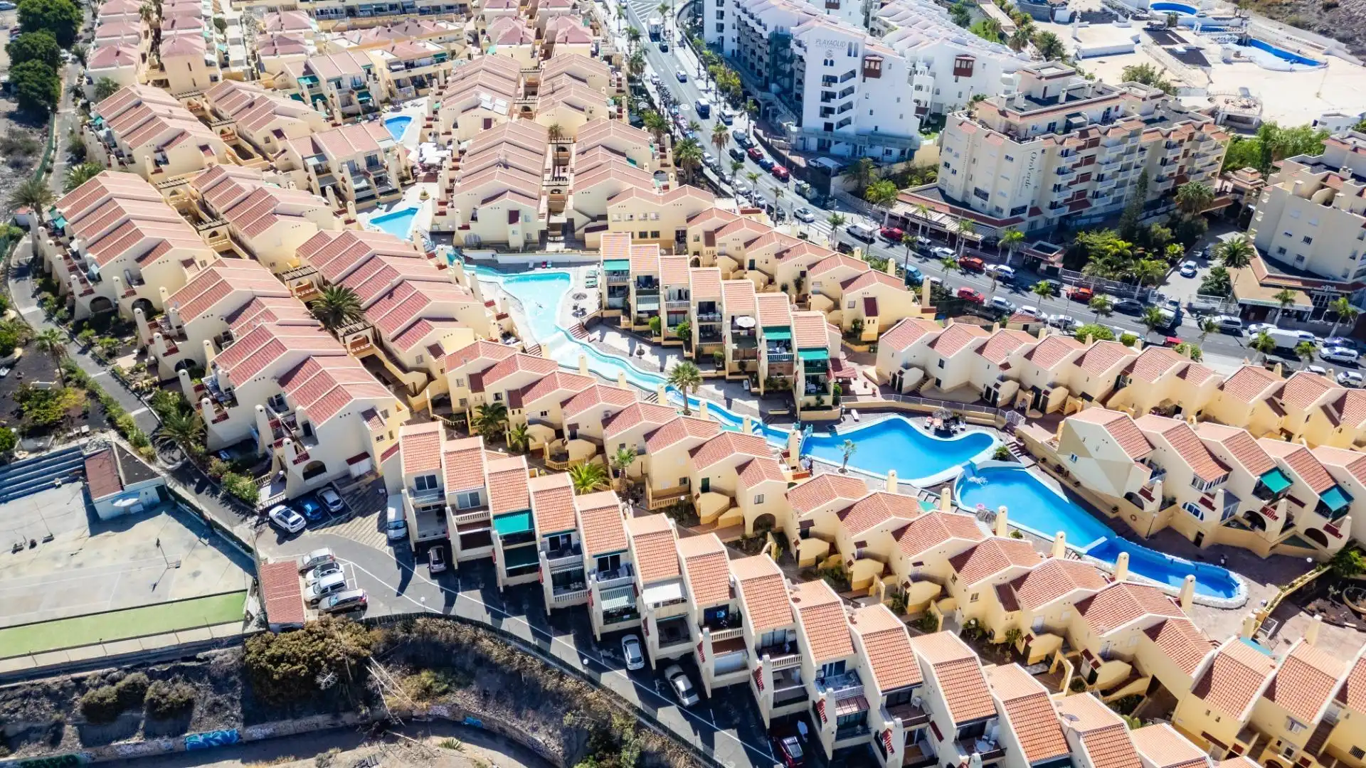 Vista exterior de Pis en venda en Adeje amb Terrassa, Balcó i Piscina comunitària