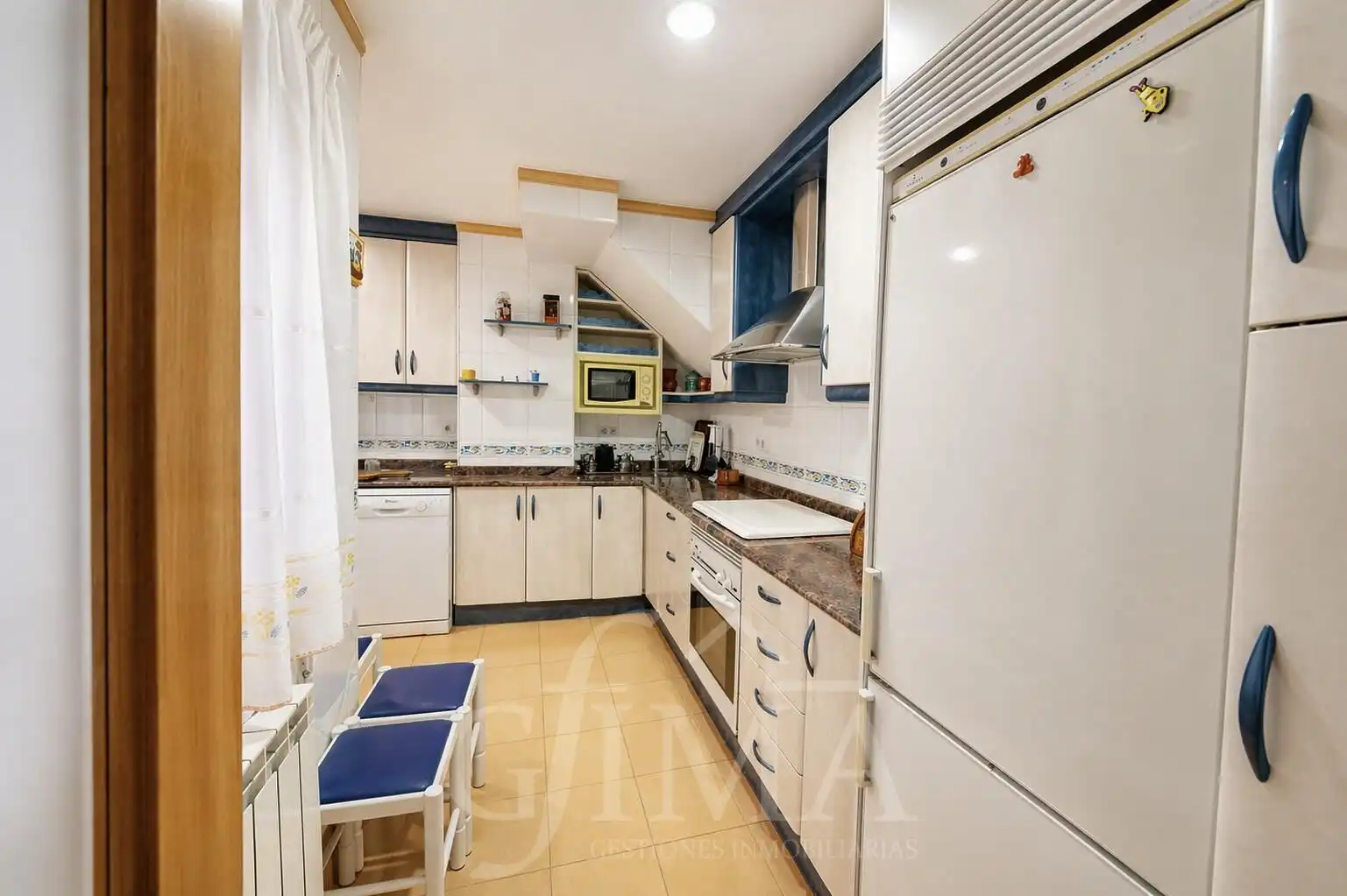Cuina de Dúplex en venda en Tomelloso amb Aire condicionat, Terrassa i Traster