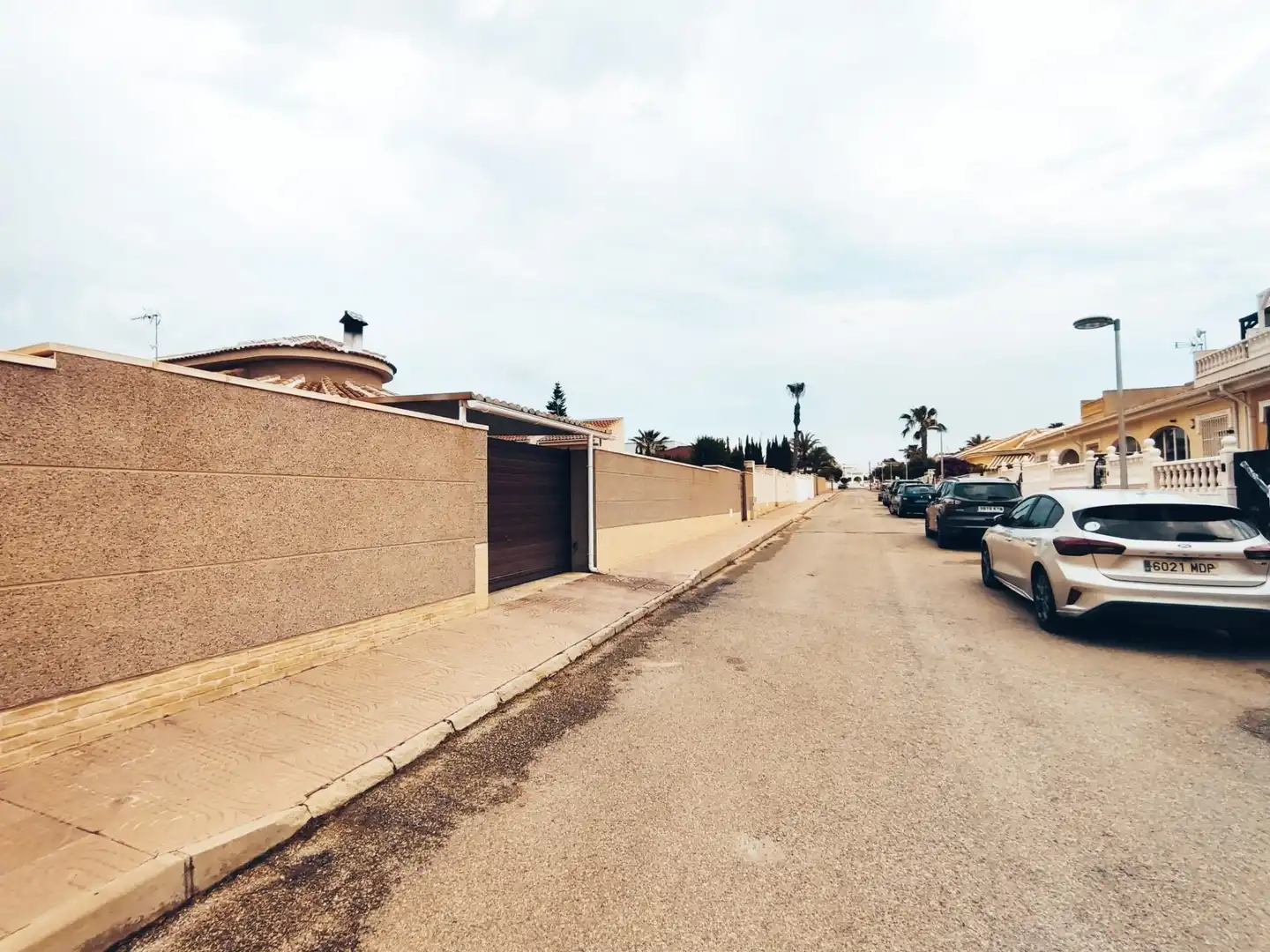 Vista exterior de Casa o xalet en venda en Benijófar amb Calefacció, Jardí privat i Terrassa