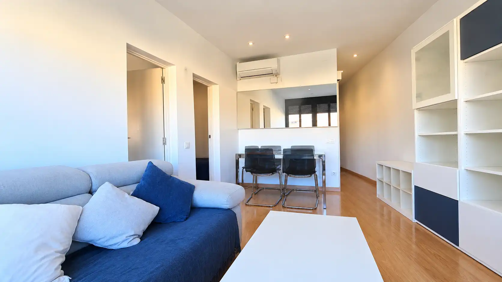 Sala d'estar de Pis en venda en Barcelona amb Aire condicionat, Calefacció i Parquet