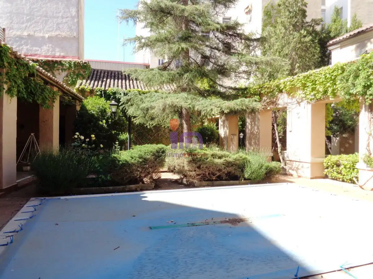 Jardín de Casa o chalet en venta en Valdepeñas con Aire acondicionado, Calefacción y Trastero