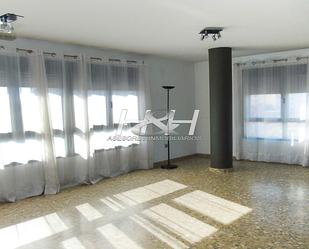 Living room of Flat to rent in Burjassot  with Air Conditioner, Heating and Balcony