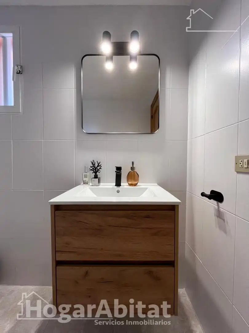 Baño de Casa adosada en venta en Almazora / Almassora con Aire acondicionado, Calefacción y Terraza