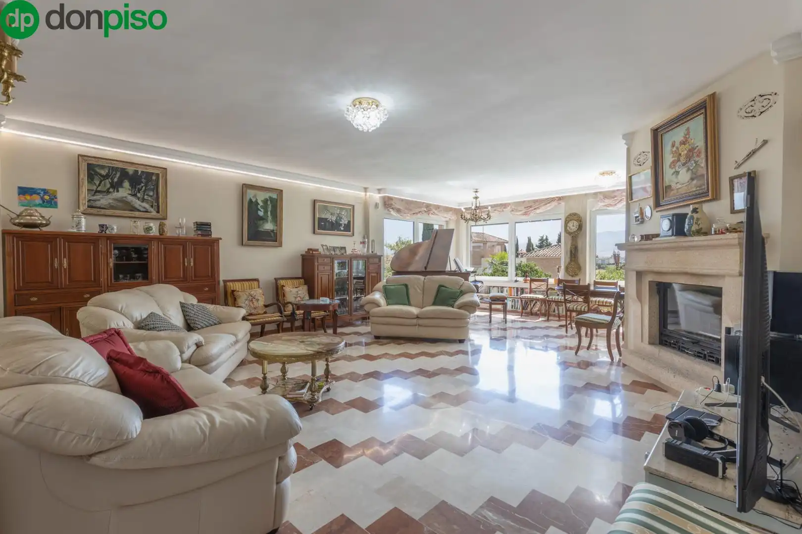 House with pool for sale in Avenida MONTEVIVE, imagen 9