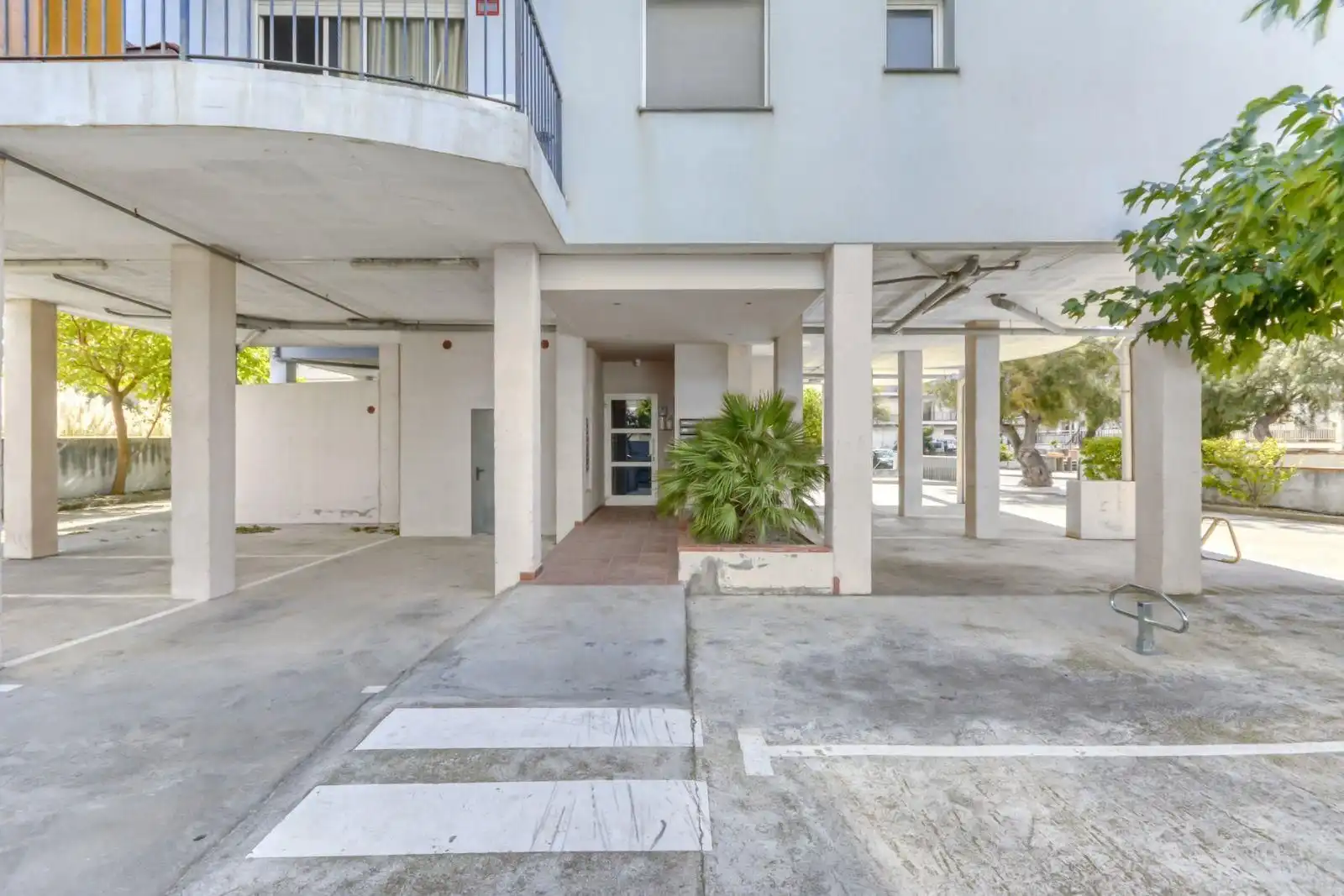 Exterior view of Apartments for sale in Roses  with Air Conditioner, Terrace and Furnished