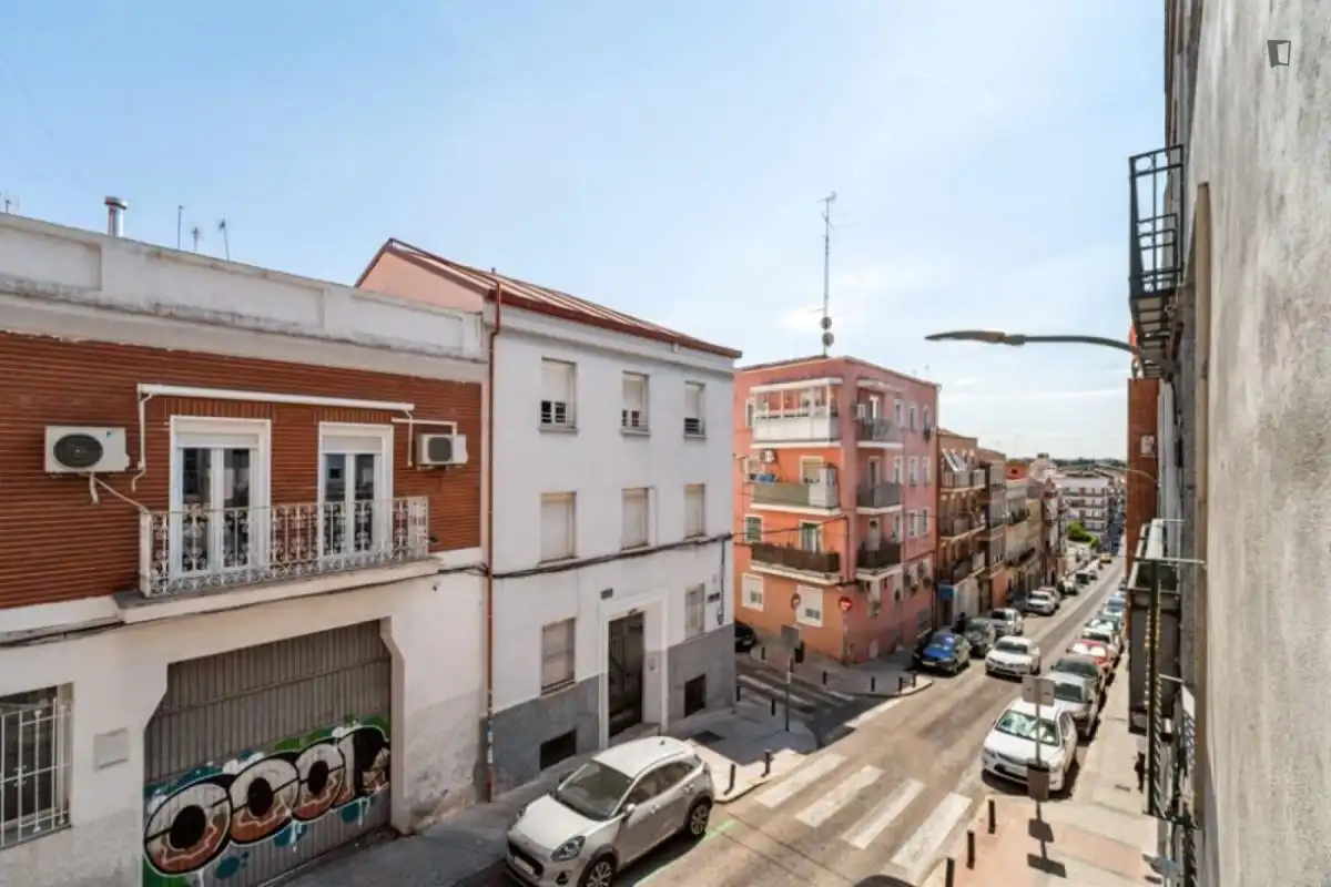 Vista exterior de Casa o xalet per a compartir en Madrid amb Calefacció, Moblat i Forn