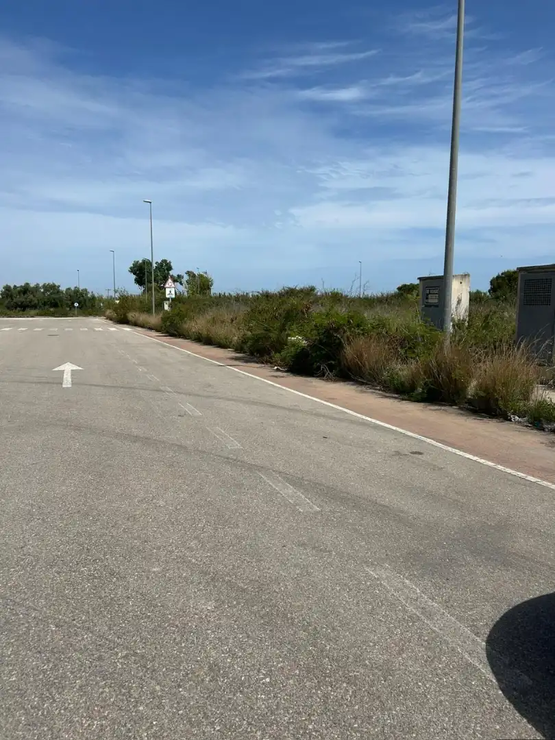 Terreno industrial en venta en L'Alqueria de la Comtessa