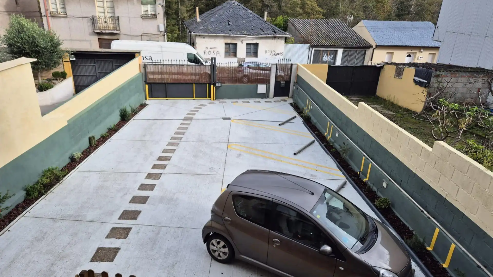 Parking de Apartamento de alquiler en Ponferrada con Calefacción y Terraza