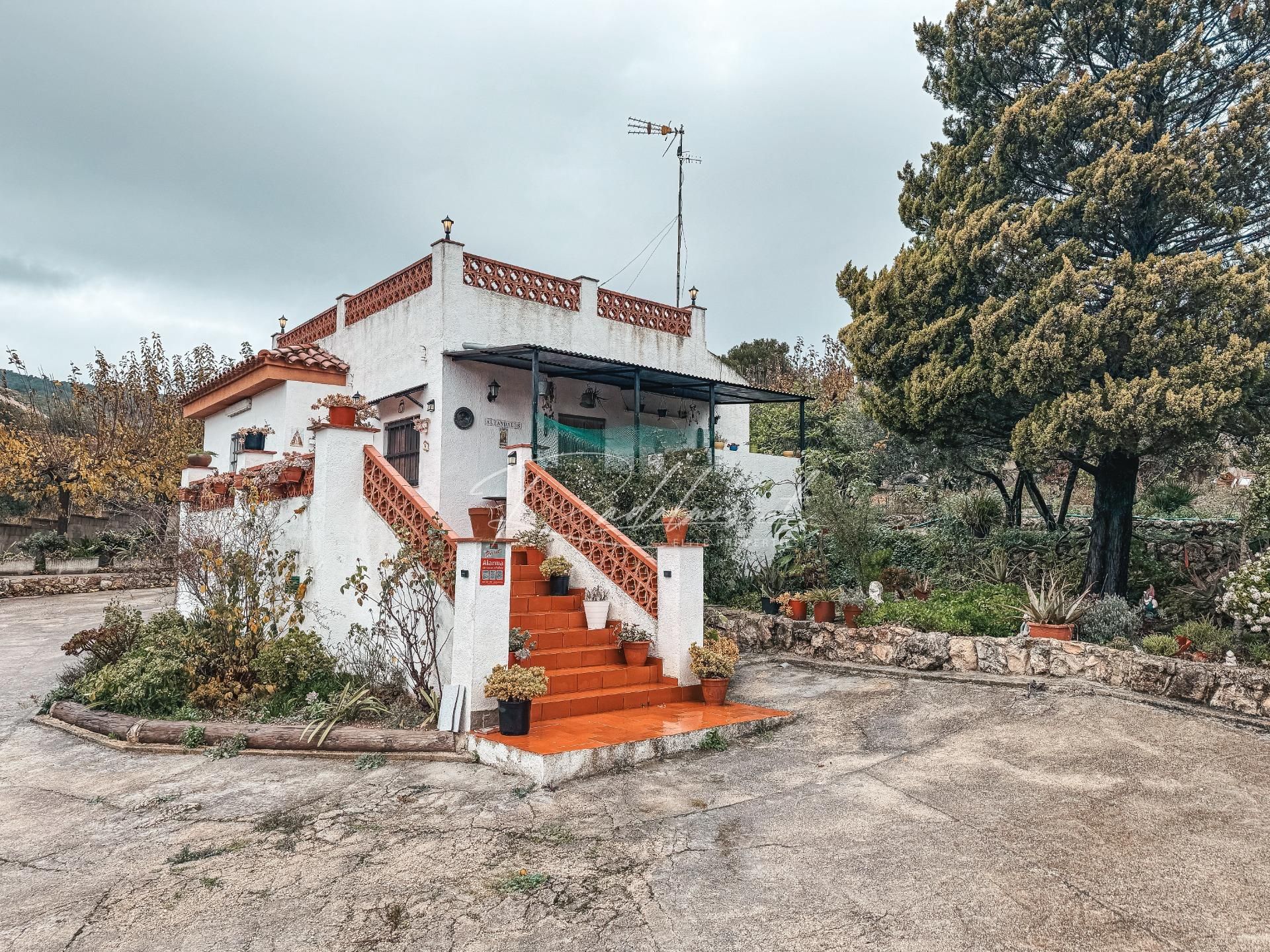 Vista exterior de Casa o xalet en venda en Alcover amb Jardí privat i Terrassa
