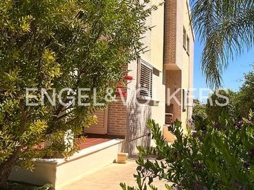 House with balcony to rent in C. Esparver