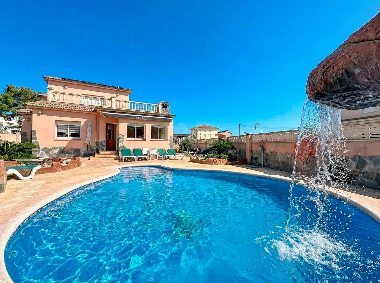 Piscina de Casa o chalet en venta en El Vendrell con Aire acondicionado, Calefacción y Terraza