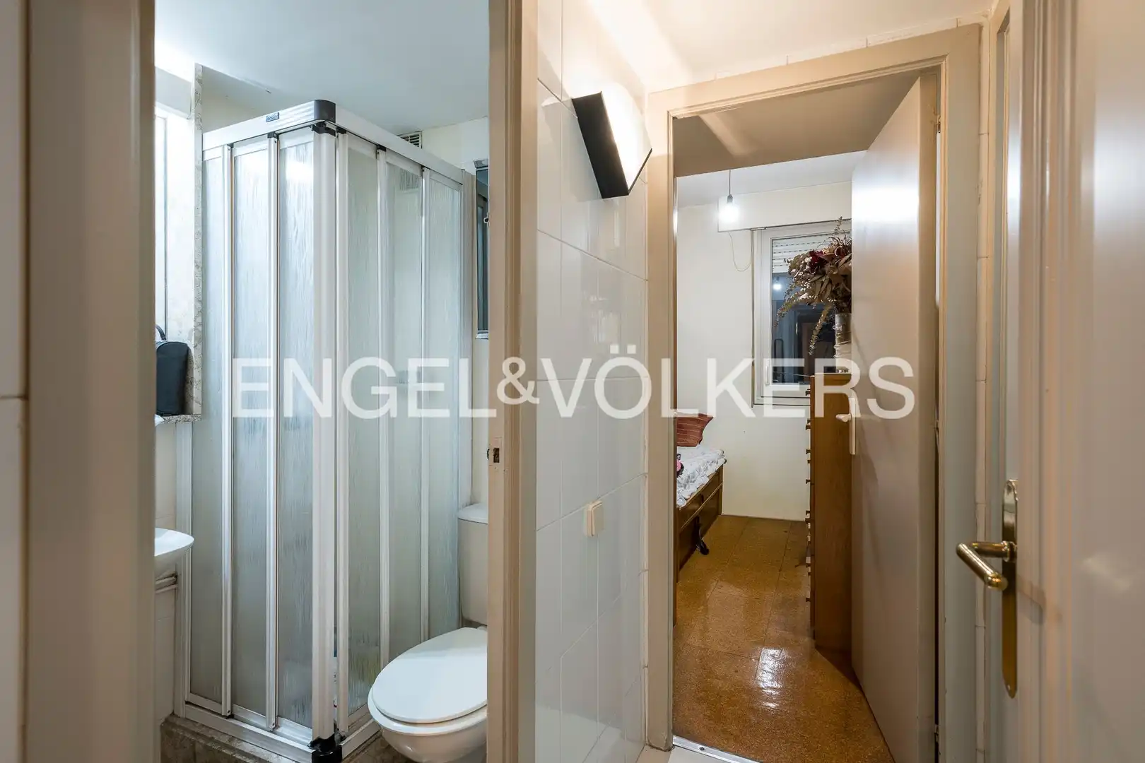 Flat for sale in Barcelona  with Air Conditioner, Heating and Private garden