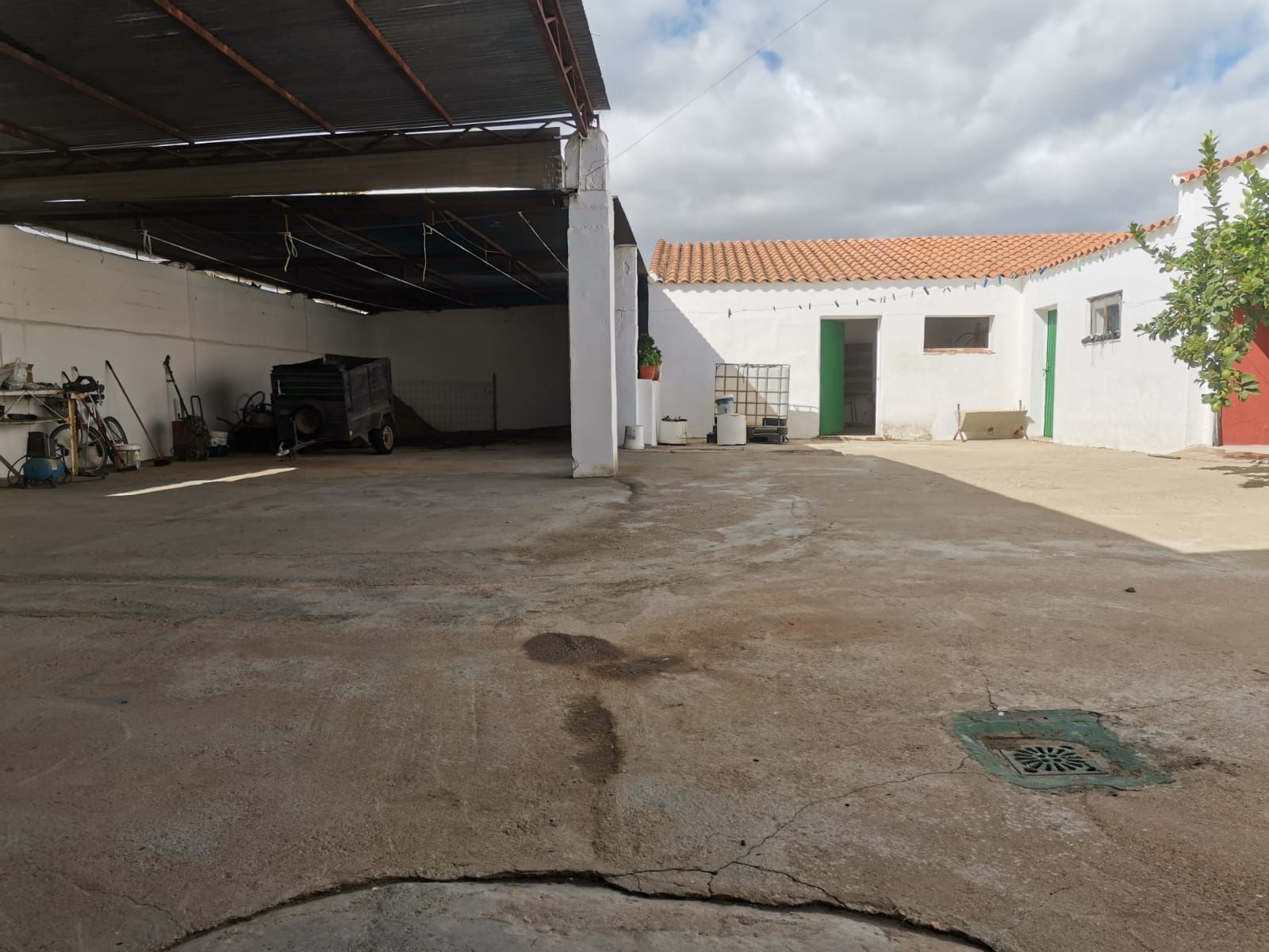 Parking of House or chalet for sale in Acedera  with Air Conditioner and Storage room