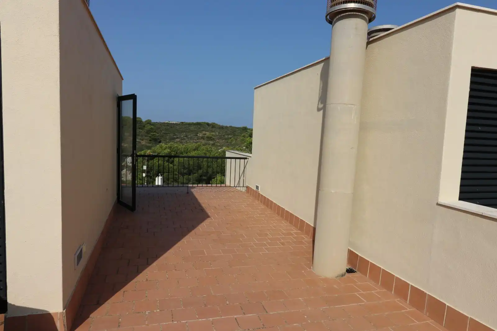 Terrasse von Einfamilien-Reihenhaus zum Verkauf in Maó - Mahón mit Klimaanlage, Privatgarten und Terrasse