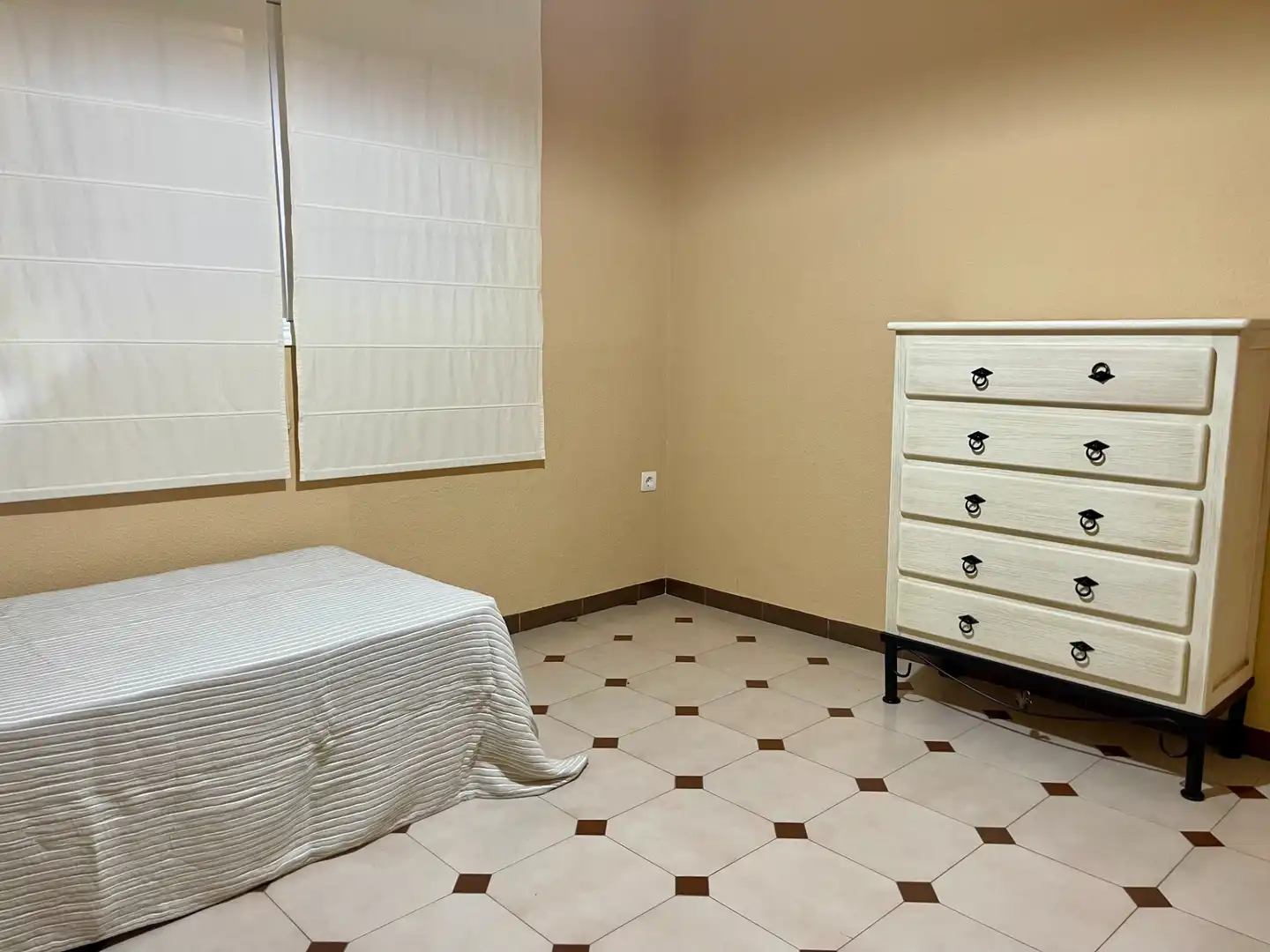 Schlafzimmer von Wohnung zur untervermieten in Belmez mit Klimaanlage, Heizung und Terrasse