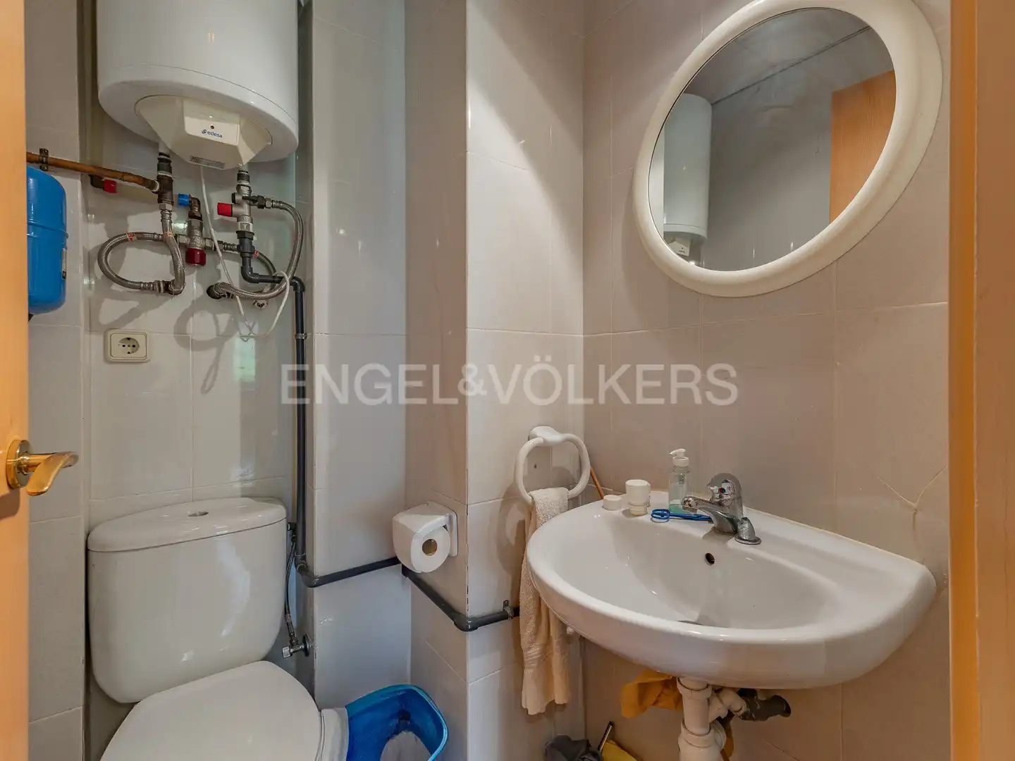 Bathroom of Flat for sale in Manresa  with Air Conditioner, Heating and Balcony