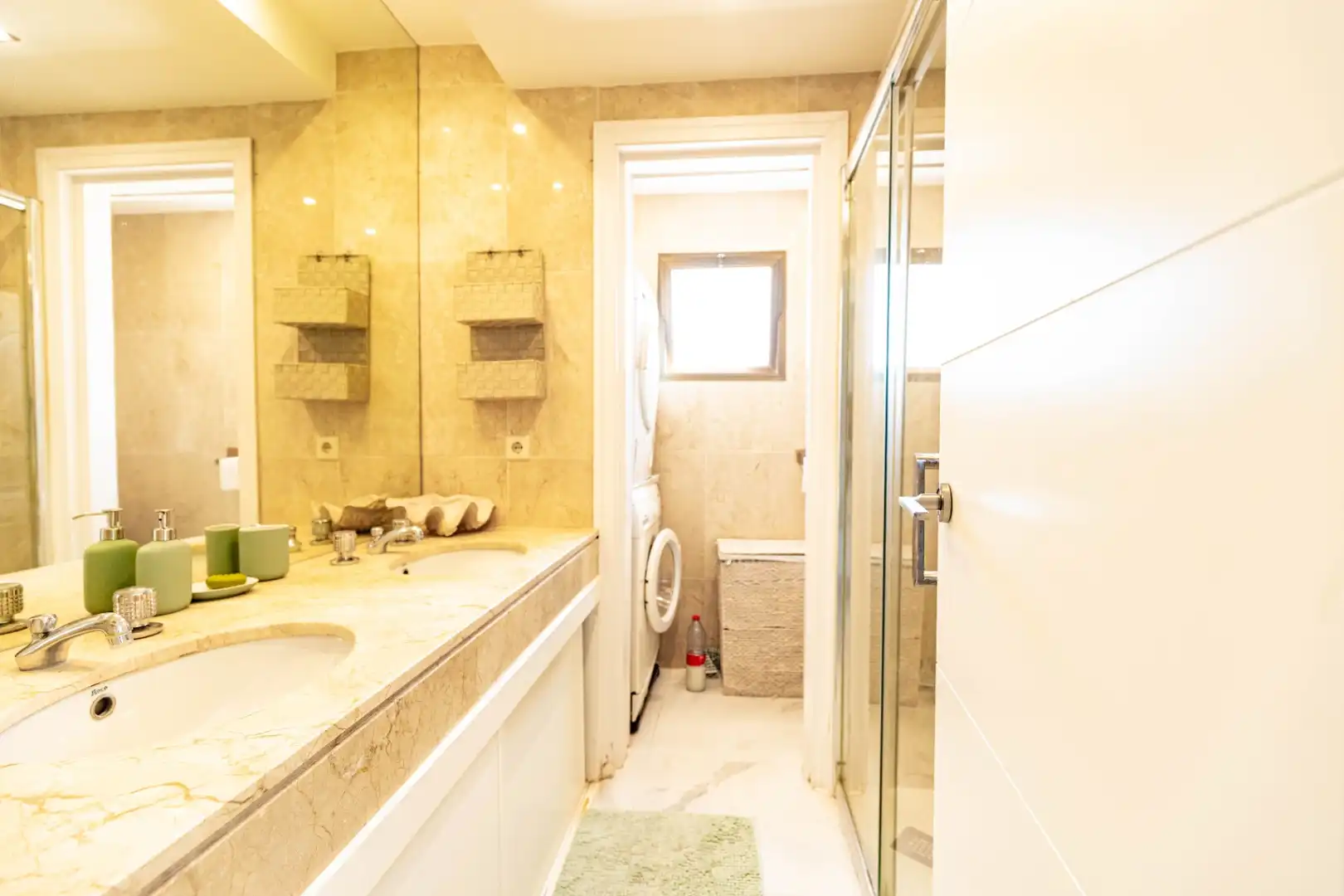 Bathroom of Flat for rent in Marbella  with Air Conditioner, Heating and Terrace