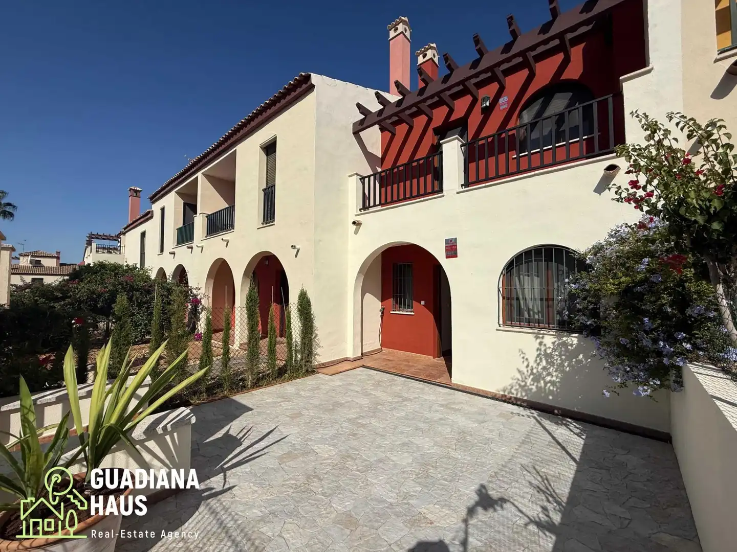Casa a schiera con piscina in vendita a MIGUEL DE UNAMUNO 20, imagen 4