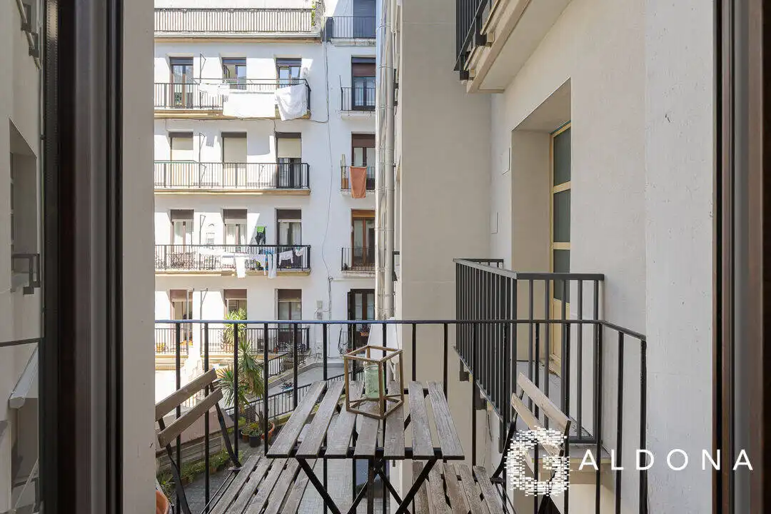 Terrassa de Pis en venda en Donostia - San Sebastián  amb Calefacció, Traster i Balcó