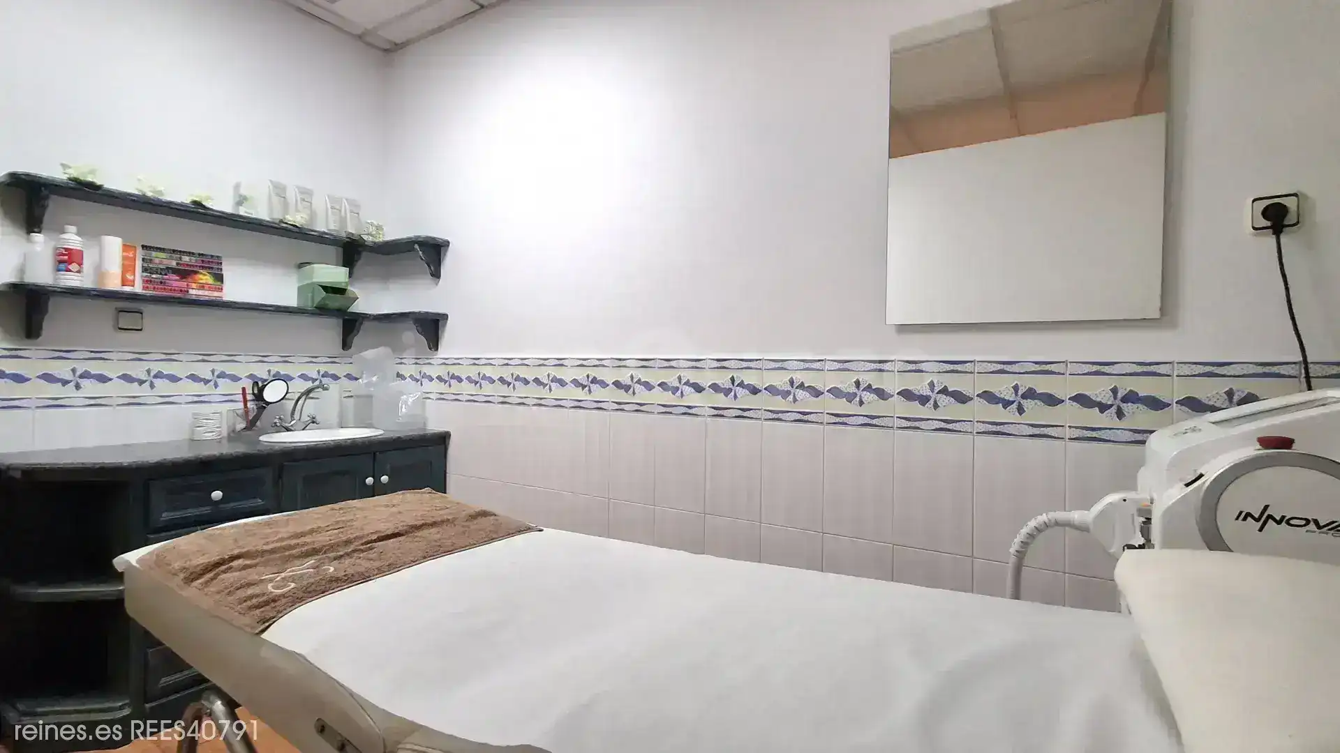 Schlafzimmer von Geschaftsraum zum Verkauf in Siero mit Möbliert