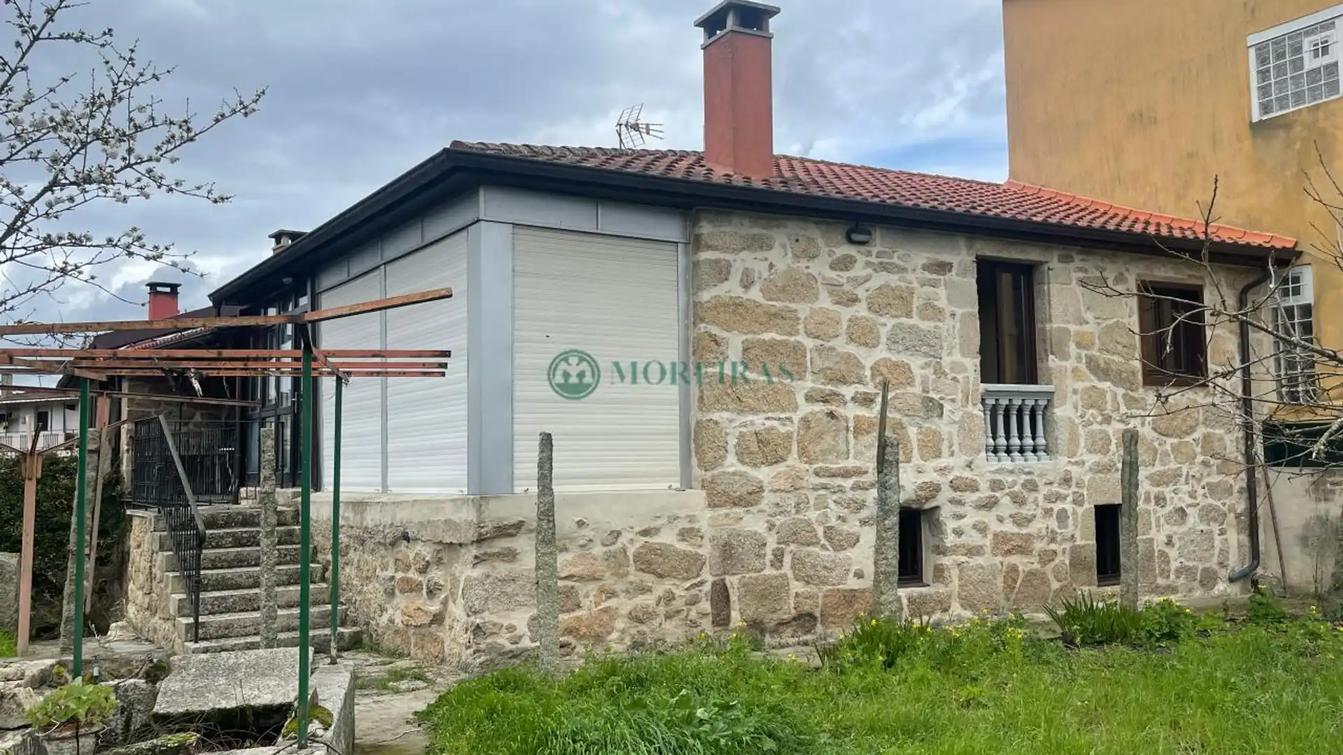 Vista exterior de Casa o chalet en venta en Ourense Capital  con Calefacción y Jardín privado