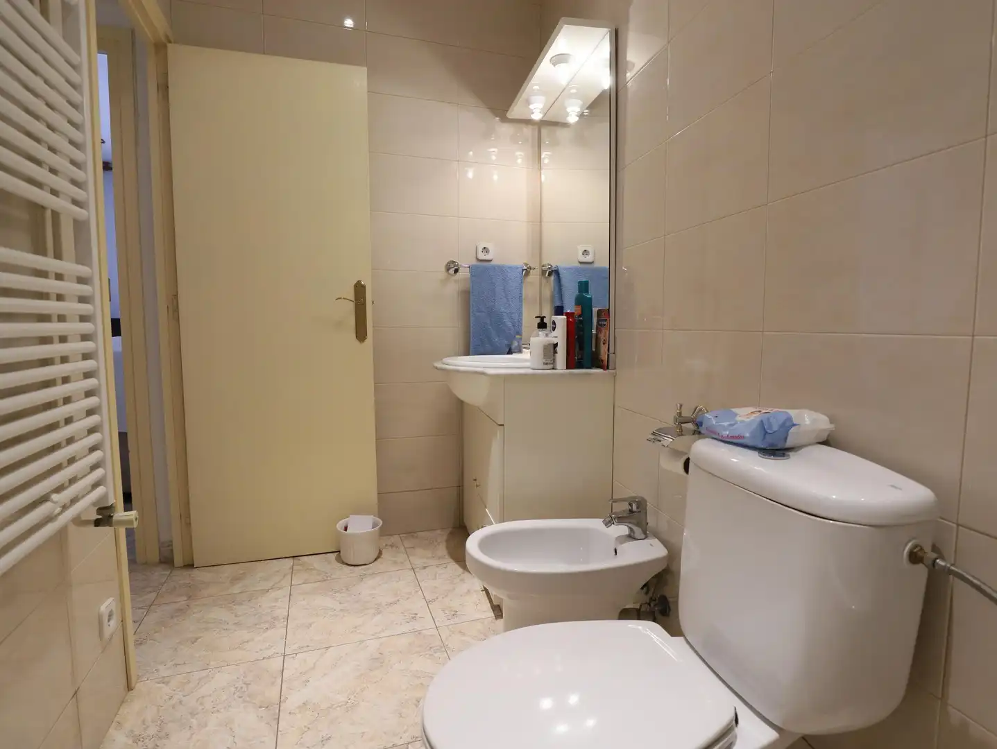 Bathroom of Flat for sale in Esplugues de Llobregat  with Air Conditioner, Heating and Terrace