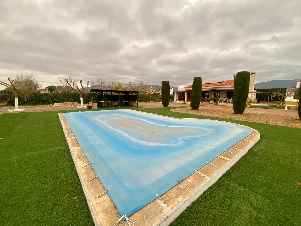 Piscina de Casa o chalet en venta en Villarrubia de los Ojos con Aire acondicionado, Calefacción y Jardín privado