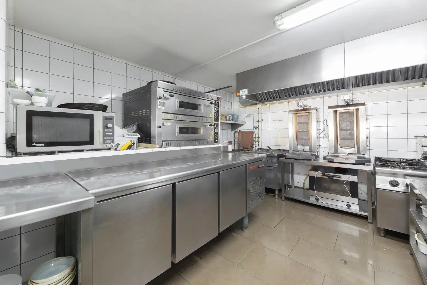 Cuina de Local en traspas en Calvià amb Terrassa