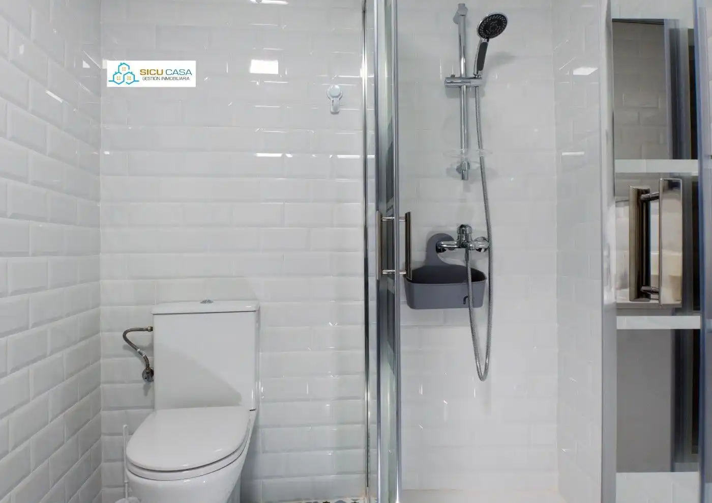 Bathroom of Houses for sale in Jijona / Xixona  with Air Conditioner, Terrace and Storage room