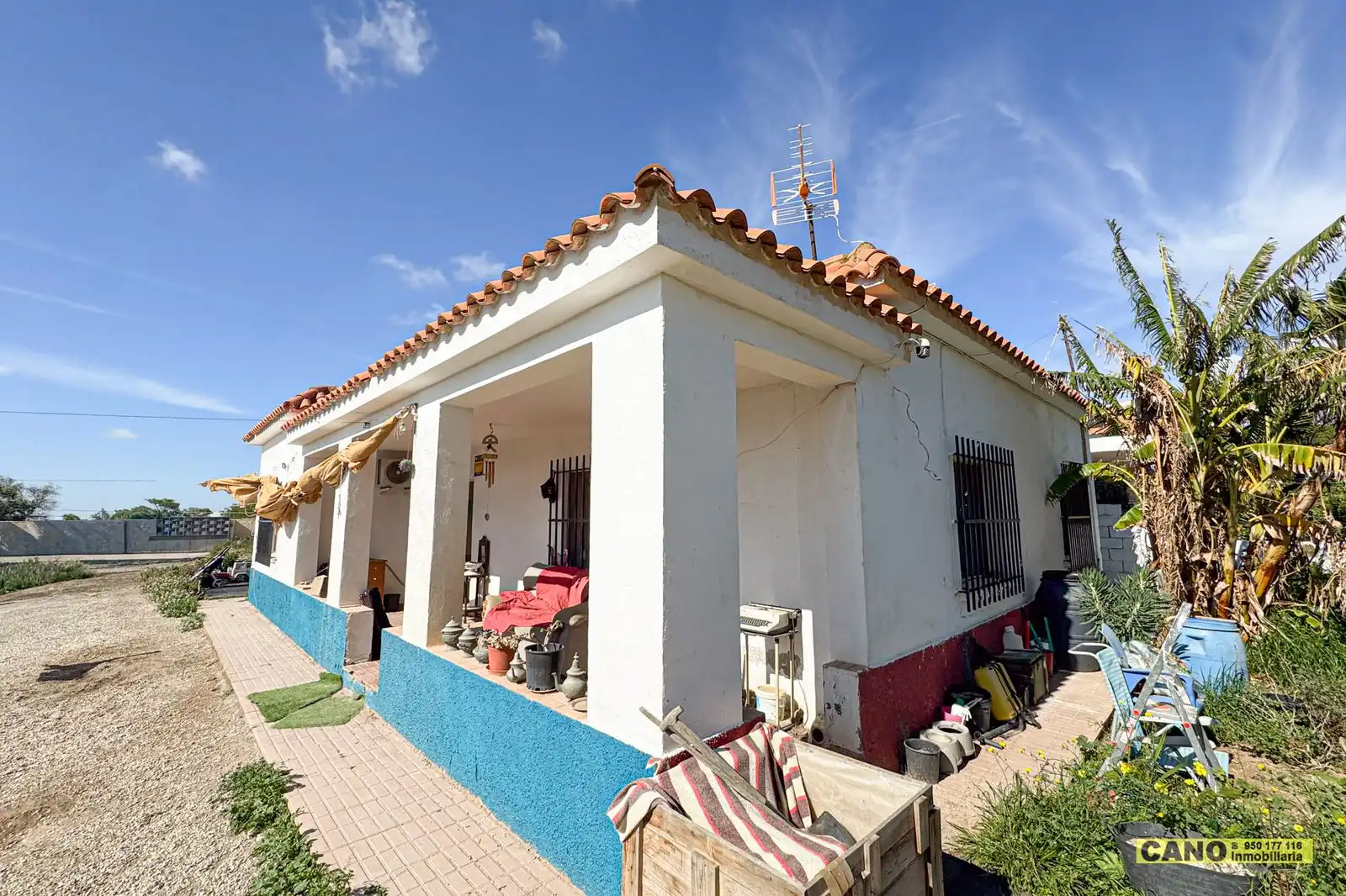 Vista exterior de Casa o xalet en venda en Níjar amb Piscina