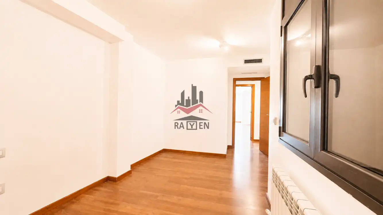 Duplex con ascensore in affitto a Centre, imagen 19