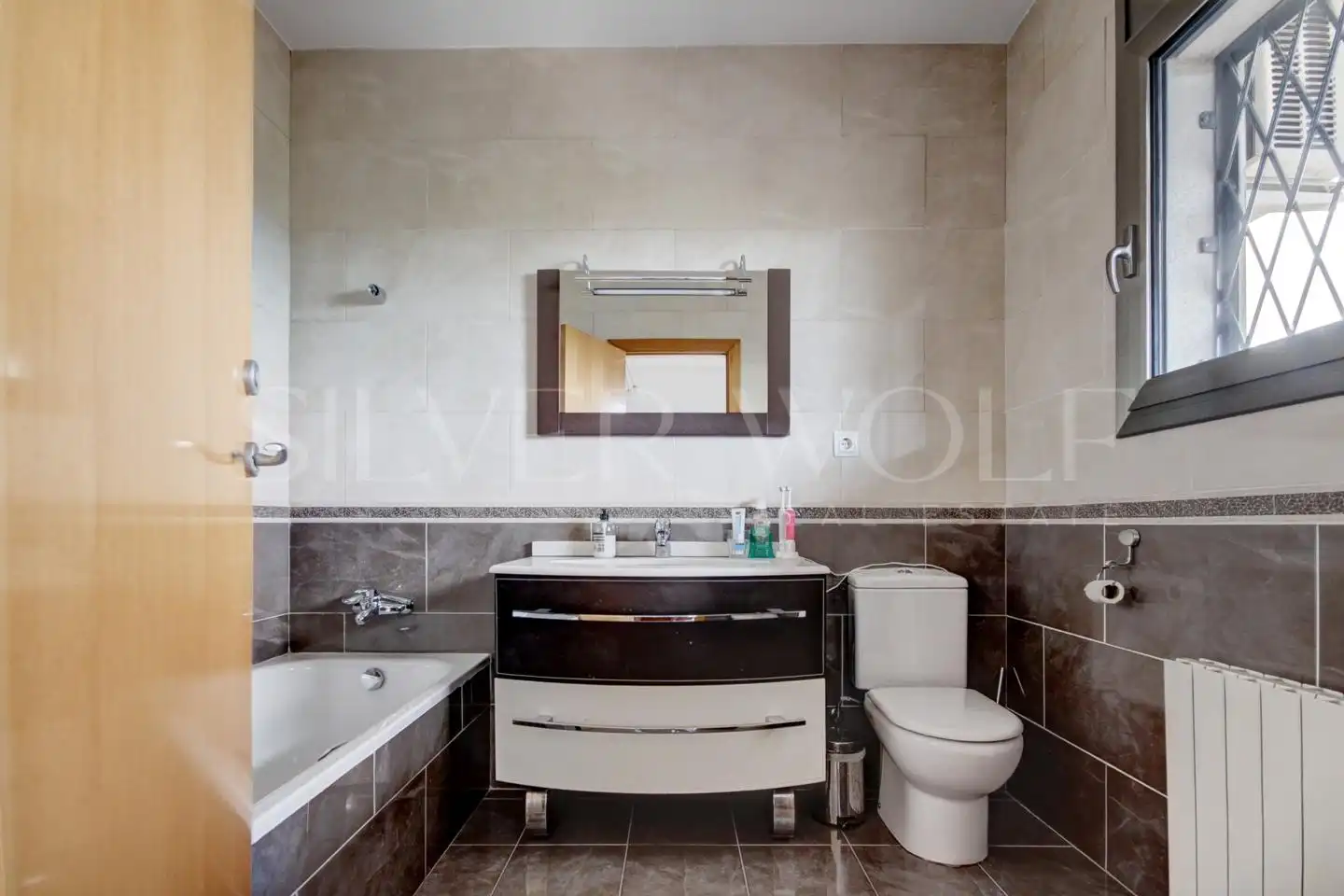 Casa pareada con piscina en venta en De Barcelona, imagen 16