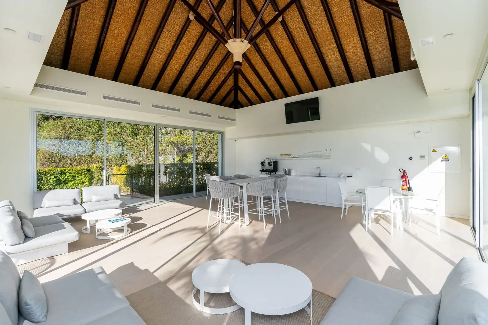 Terraza de Piso en venta en Benahavís con Aire acondicionado, Jardín privado y Terraza