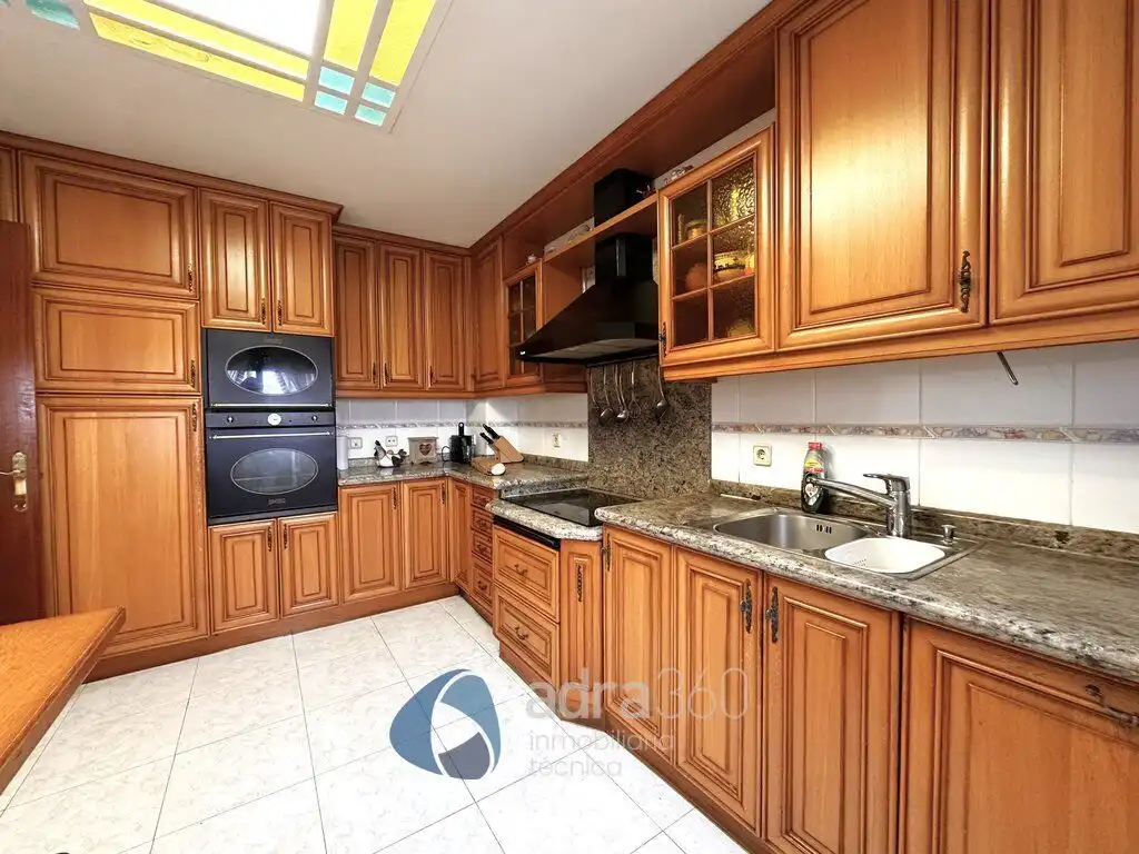 Cocina de Casa o chalet en venta en  Logroño con Aire acondicionado, Calefacción y Jardín privado