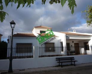 Vista exterior de Casa o xalet en venda en Peñascosa amb Jardí privat