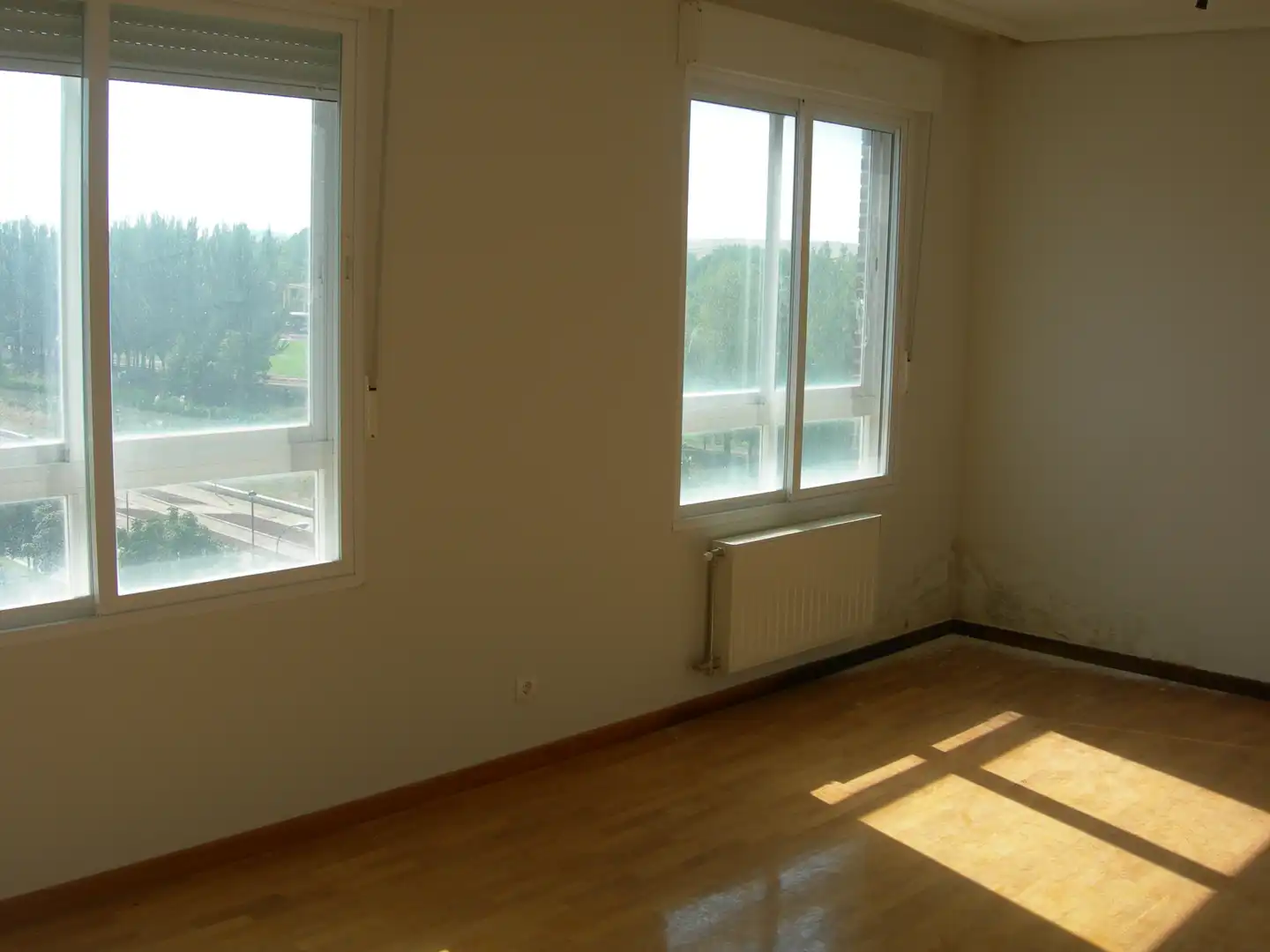 Habitación de Piso en venta en Burgos con Parquet y Trastero