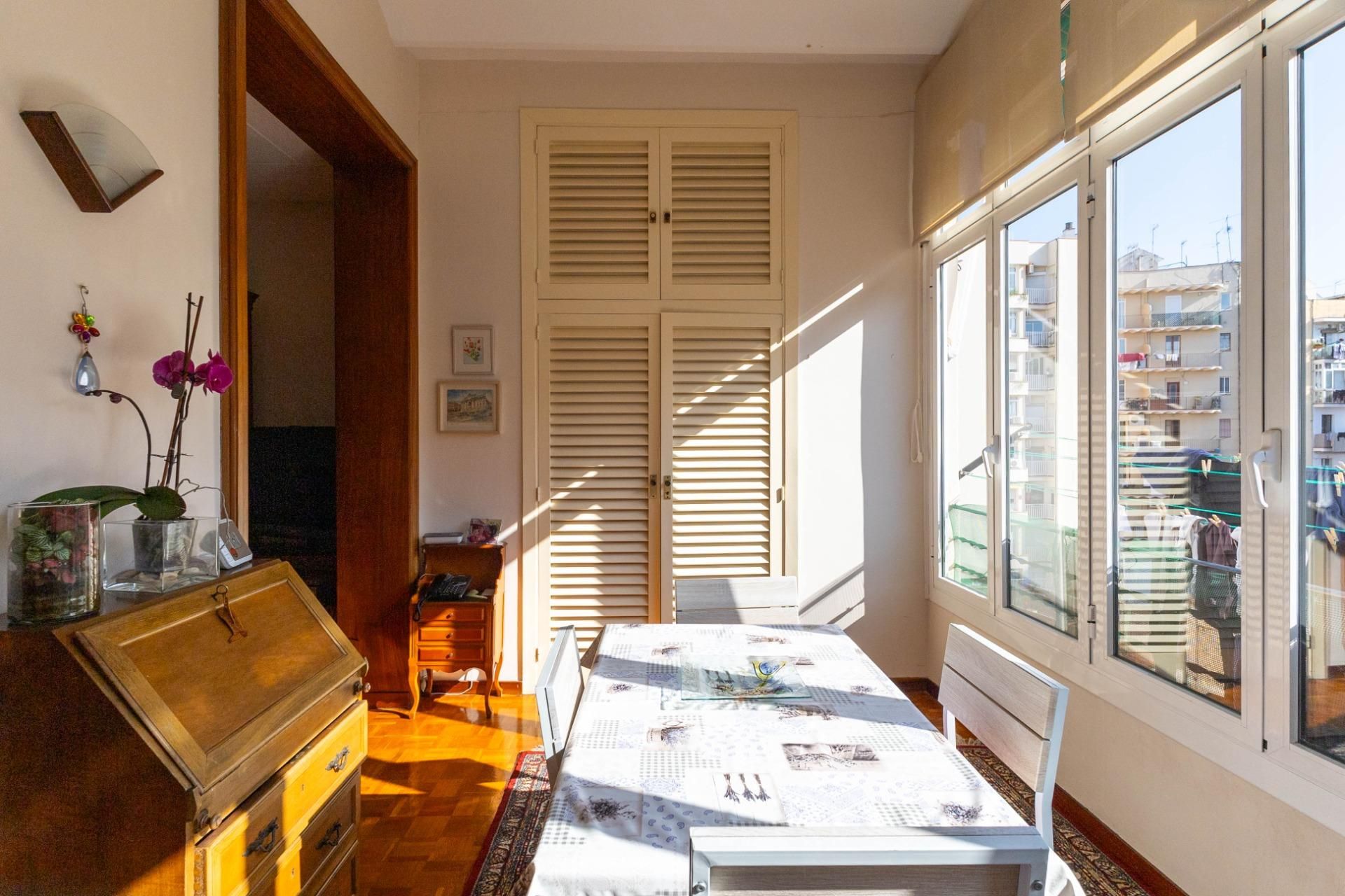 Dining room of Flat for sale in  Barcelona Capital  with Air Conditioner, Heating and Parquet flooring