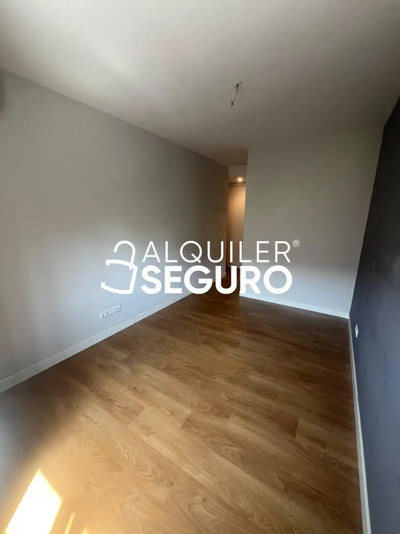 Bedroom of Flat for rent in Madrid  with Air Conditioner and Heating