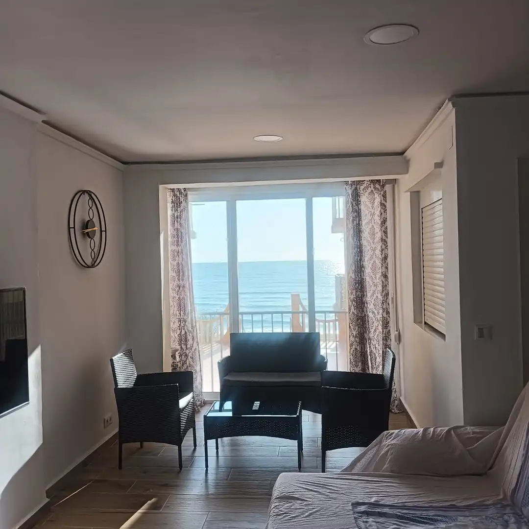 Sala de estar de Apartamento de alquiler en Tavernes de la Valldigna con Amueblado, Horno y Lavadora